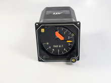 Load image into Gallery viewer, COLLINS 339H-4 RADIO ALTIMETER P/N 622-1204-004
